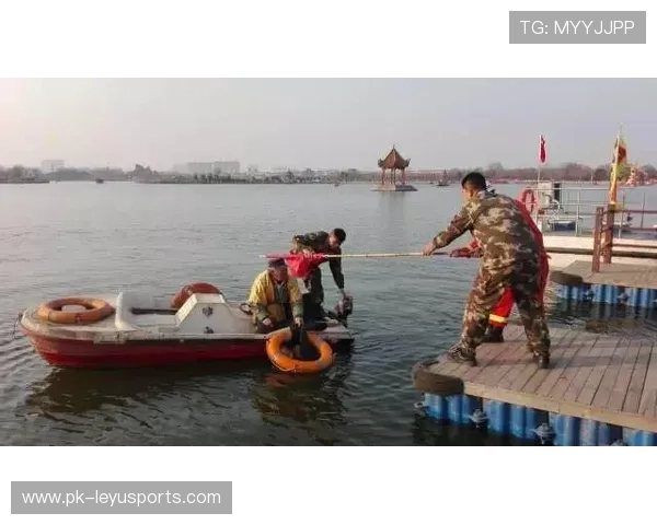 “水上救生：成都三叉湖赛场见证极限救援技术的精彩呈现”